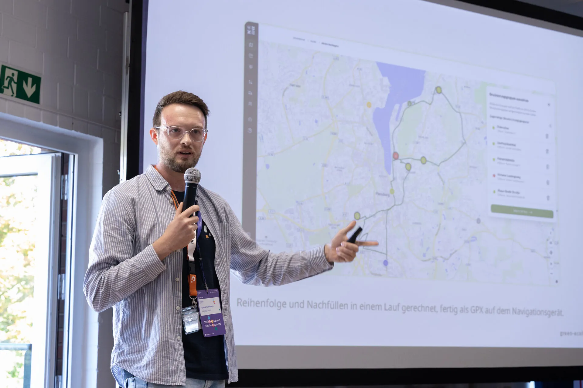 Cedrik Hoffmann stellt bei 3 Minutes to Match vor, wie Green Ecolution aus Messwerten eine Gießroute durch Flensburg plant
